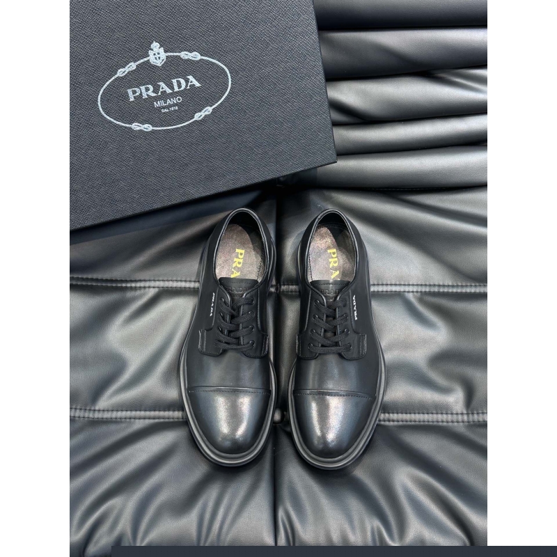 Pra*a leather shoes